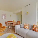 Paris Home Collection - Serviced Apartments Champs-Elysees - Rue De Ponthieu